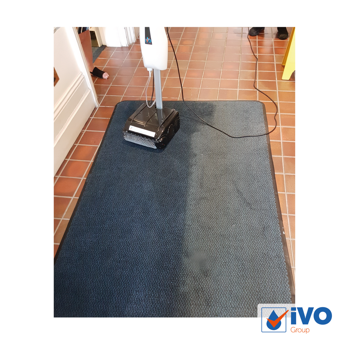 iVO RovaWash 350 Carpet Spotter & Hard Floor Cleaner - Scrubber Dryer