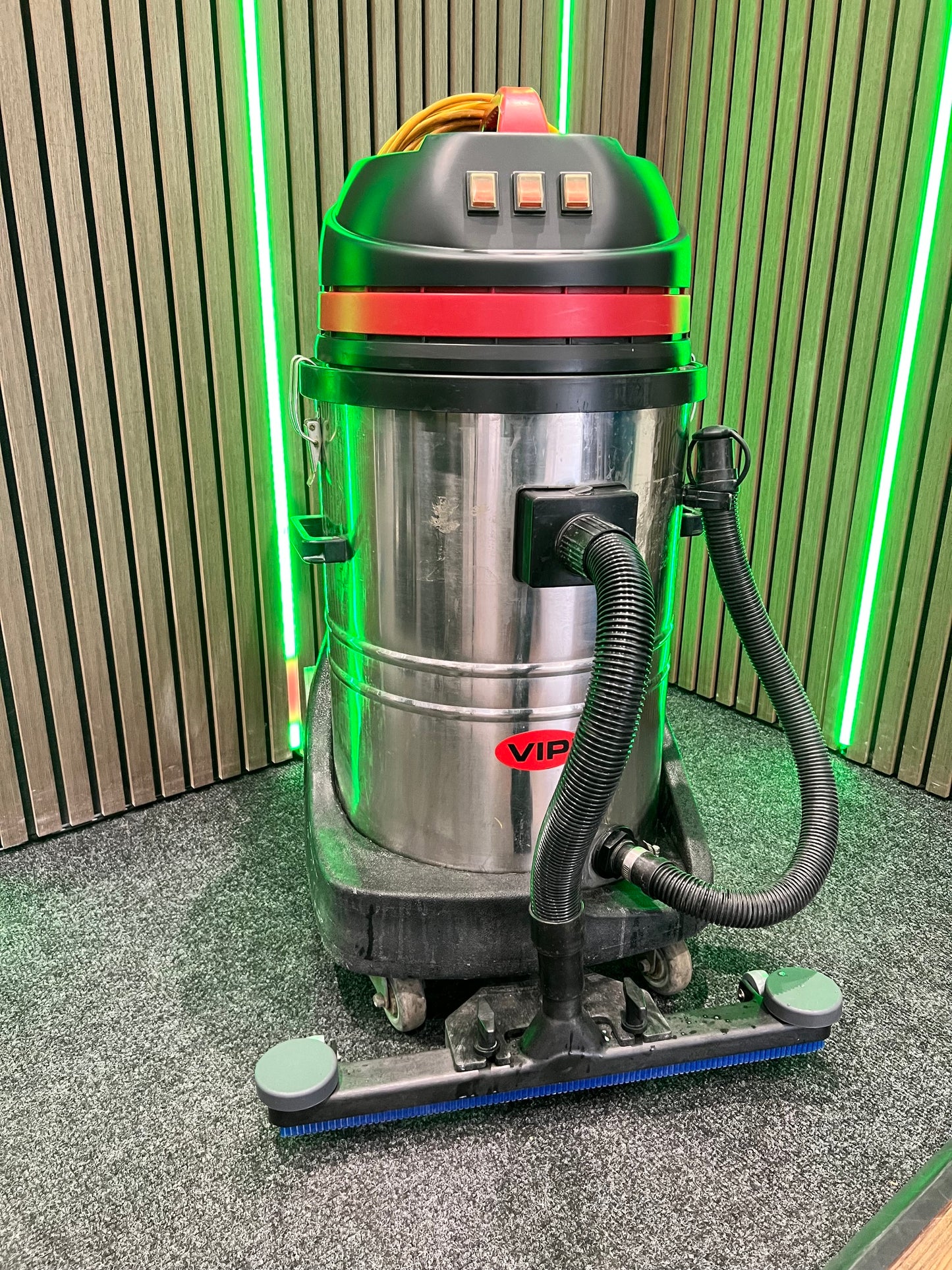 Refurbished Viper LSU375 Wet and Dry Vacuum Cleaner With Fixed Squeegee