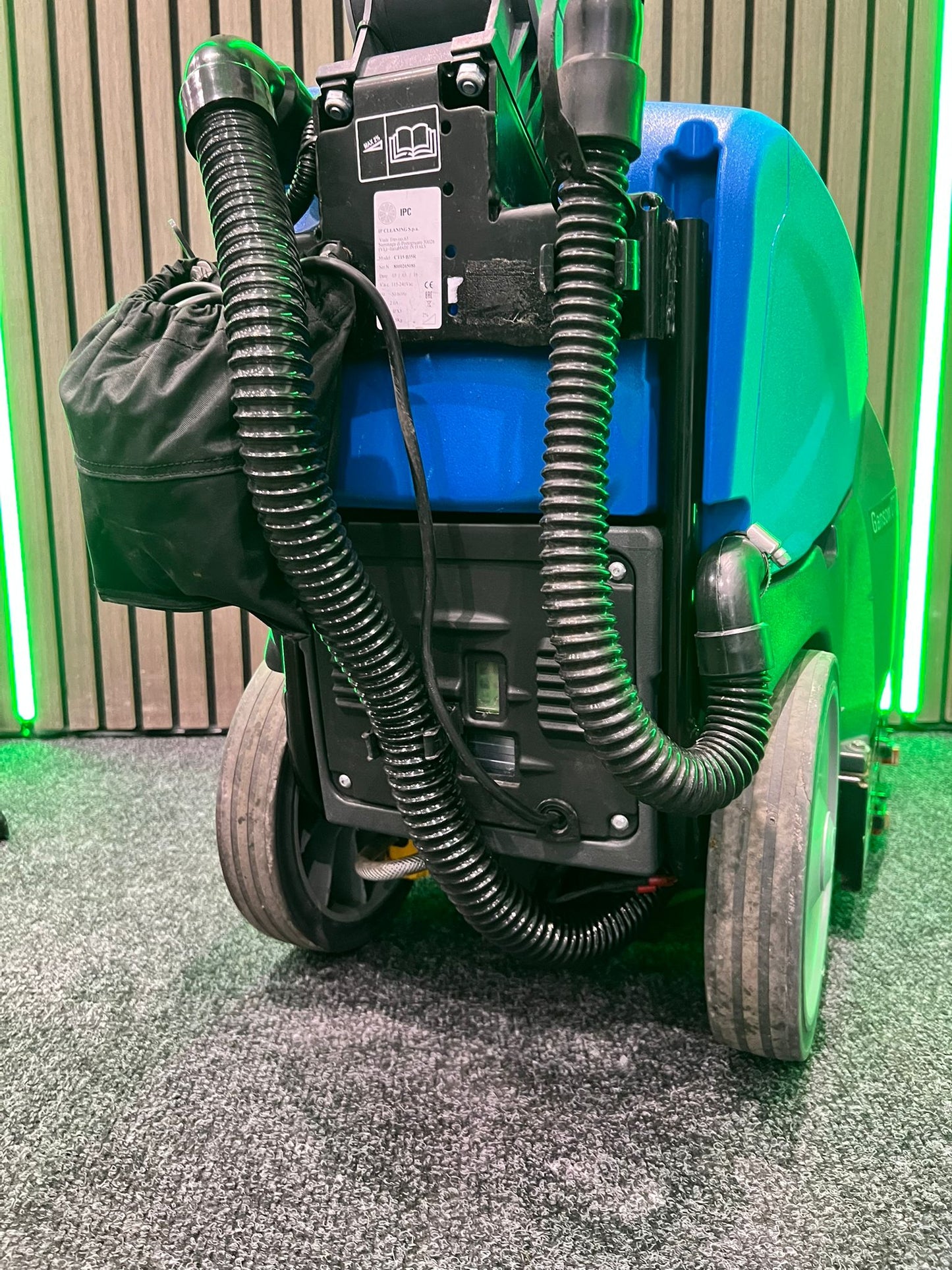 Refurbished IPC CT15 B35R Scrubber Dryer With Cylindrical Roller