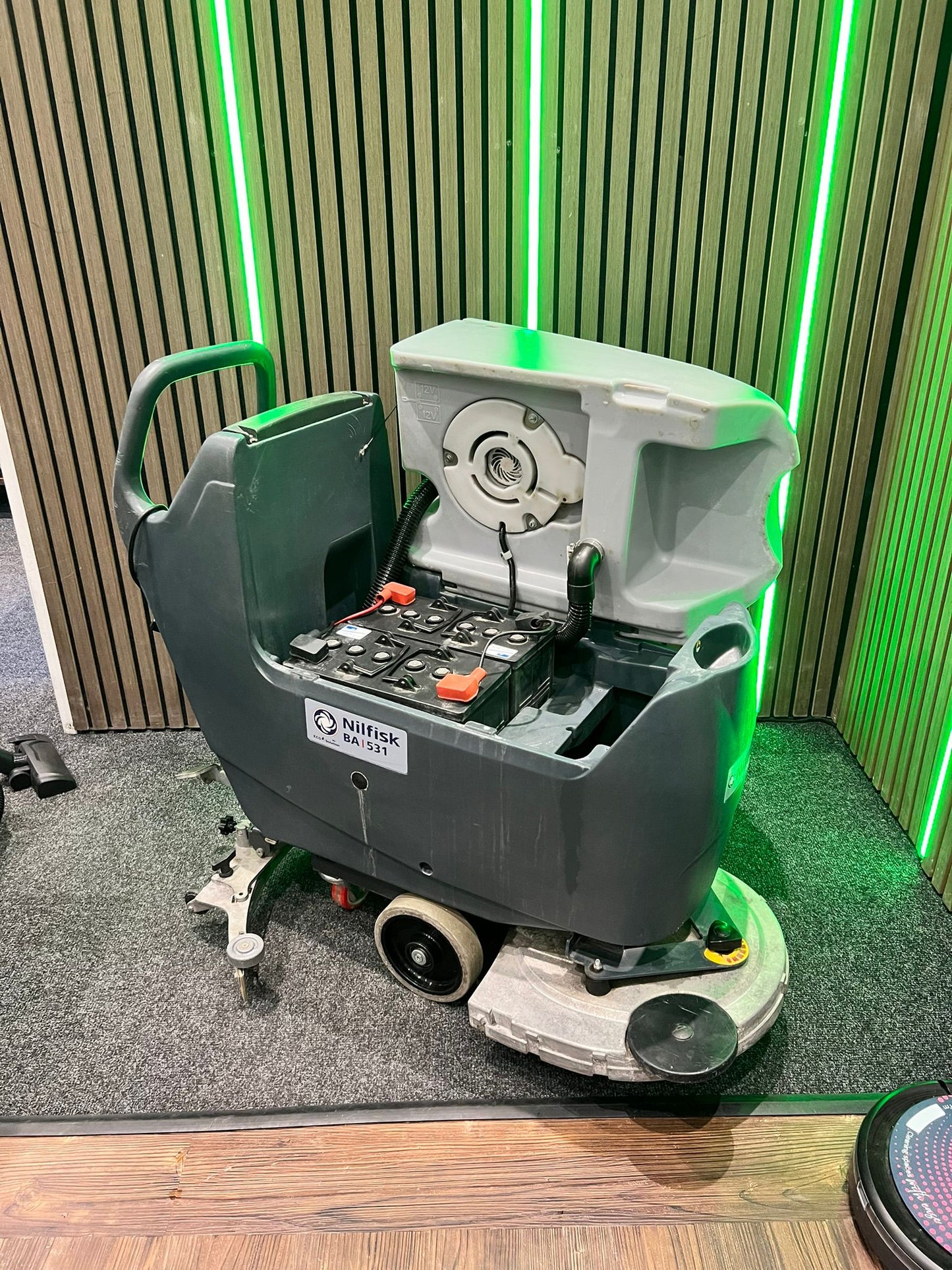 Refurbished Nilfisk BA531 20" Walk Behind Scrubber Dryer