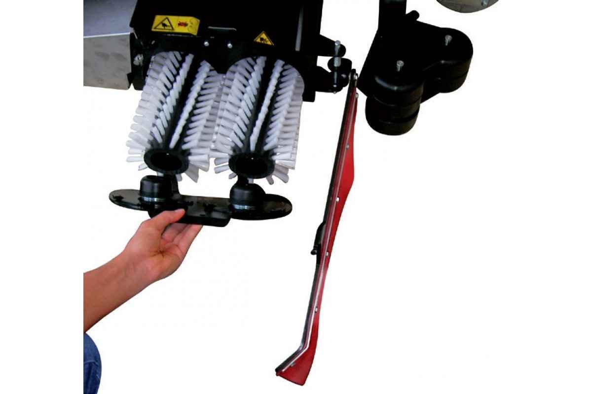 IPC CT160 BT75R Scrubber Dryer With Sweep Function - 160 Litre - 30 Inch