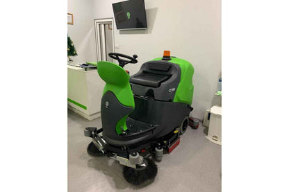 IPC CT160 BT75R Scrubber Dryer With Sweep Function - 160 Litre - 30 Inch