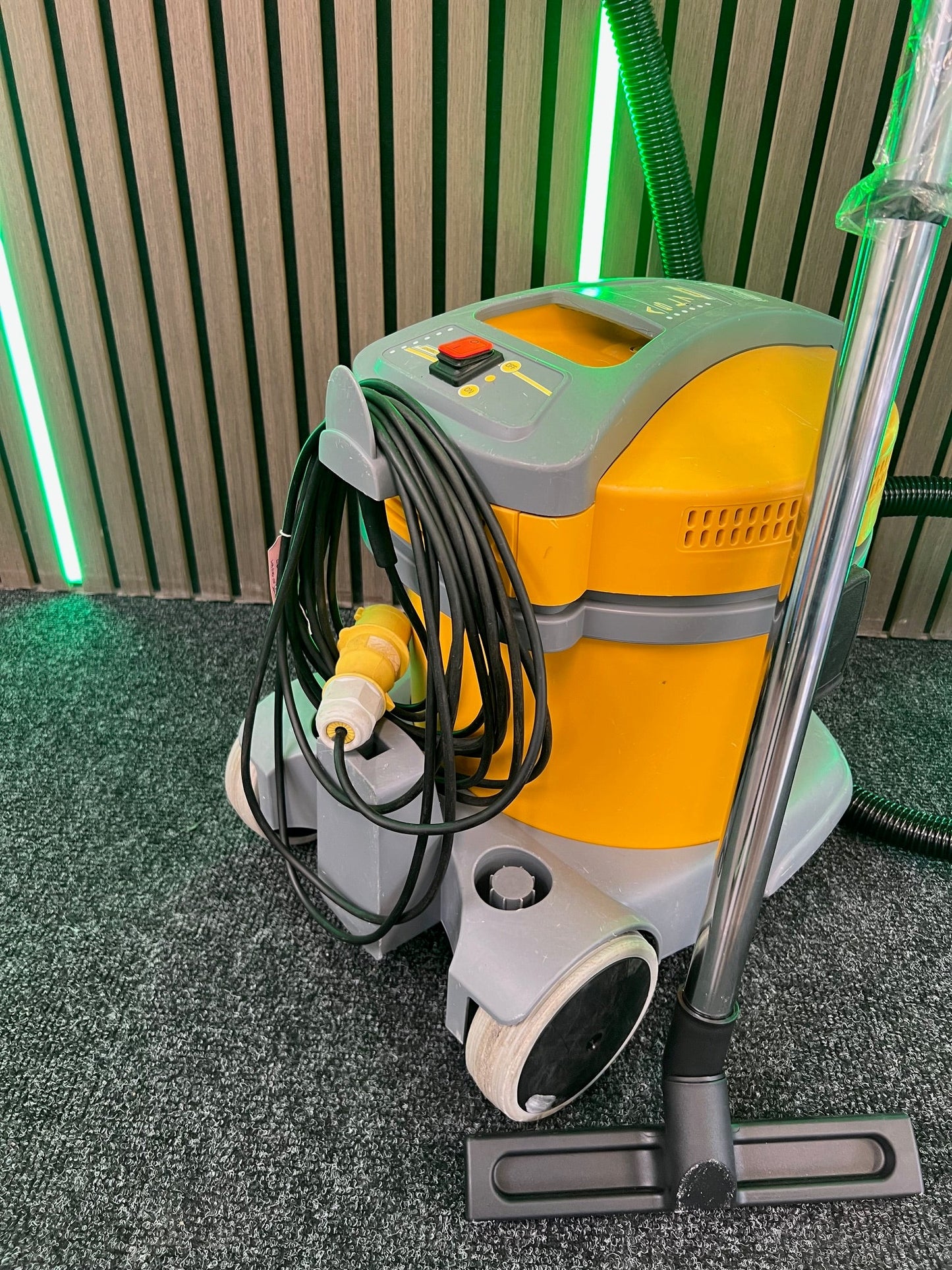 Refurbished Ghibli ASL7 Commercial Wet and Dry Vacuum - 110v - Vacuum Cleaner