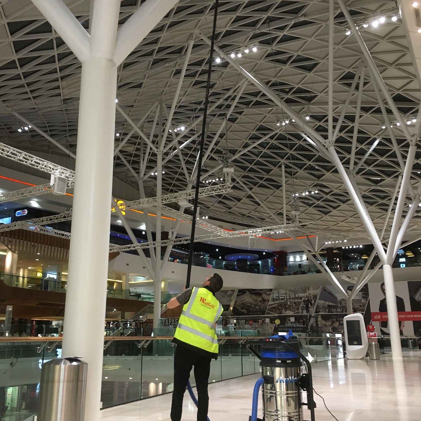 skyVac Internal 78 With High Suction Pole Set - Upto 40ft - 240v